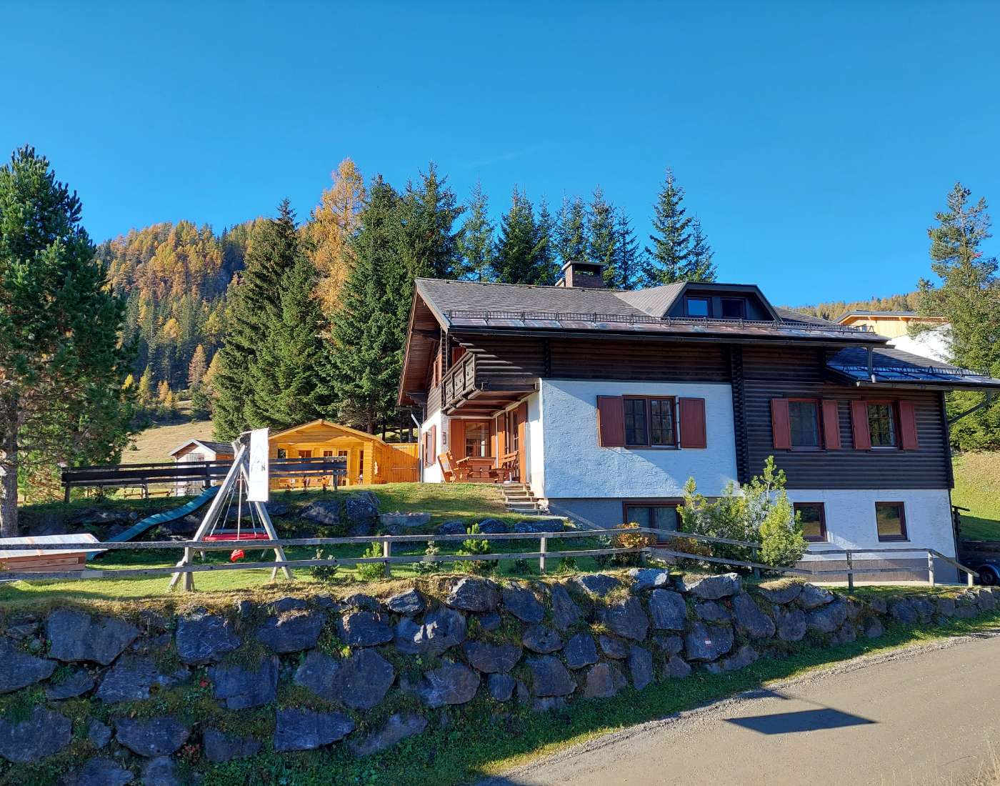 Almhuette-Mirnig-Urlaub-auf-der-Alm-in-Kaernten-Almhuette-mieten-Almhaus-mit-grossem-Garten-und-Sauna-und-Spielplatz-Home-Galerie-Foto-11